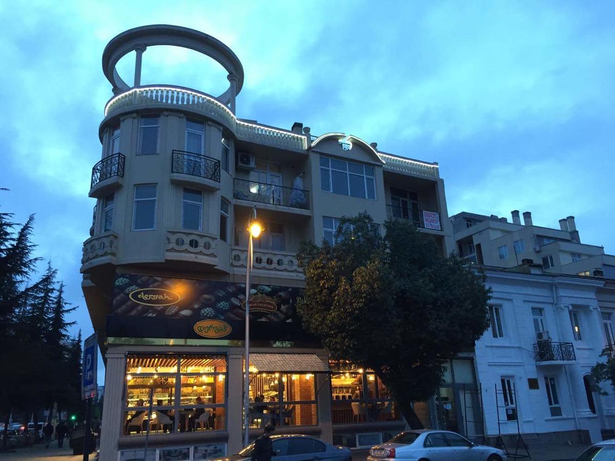 Sunrise Apartment Батуми Екстериор снимка