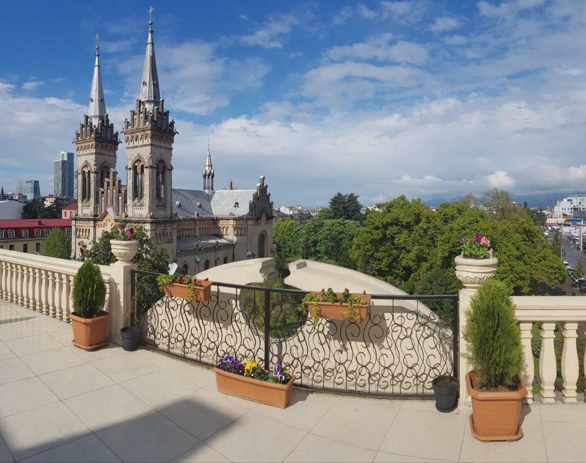 Sunrise Apartment Батуми Екстериор снимка