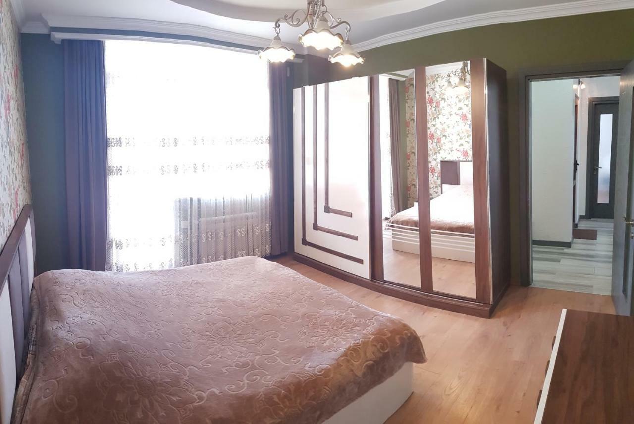 Sunrise Apartment Батуми Екстериор снимка