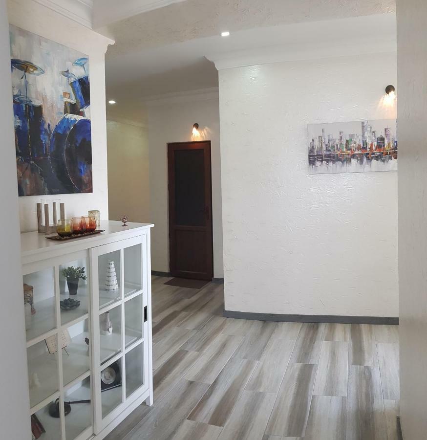 Sunrise Apartment Батуми Екстериор снимка