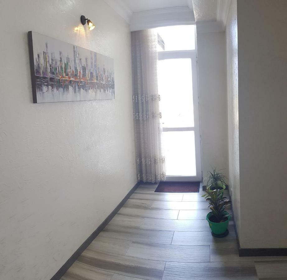 Sunrise Apartment Батуми Екстериор снимка