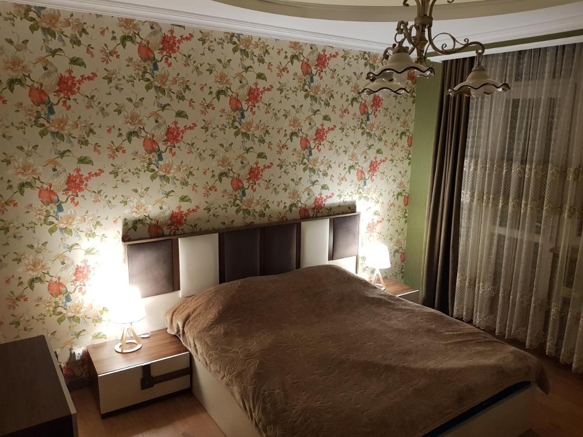 Sunrise Apartment Батуми Екстериор снимка